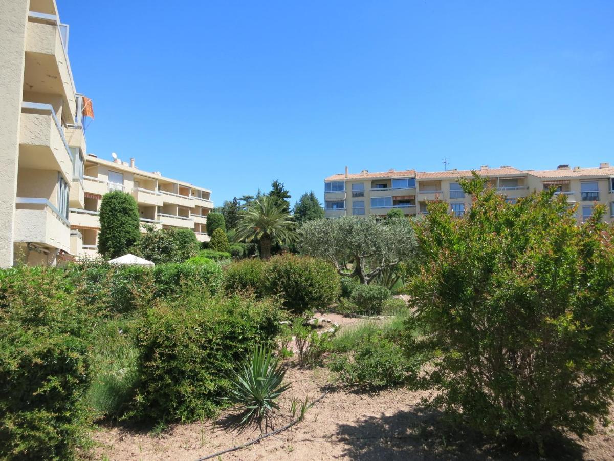 Studio B Front De Mer Saint-Raphael  Luaran gambar