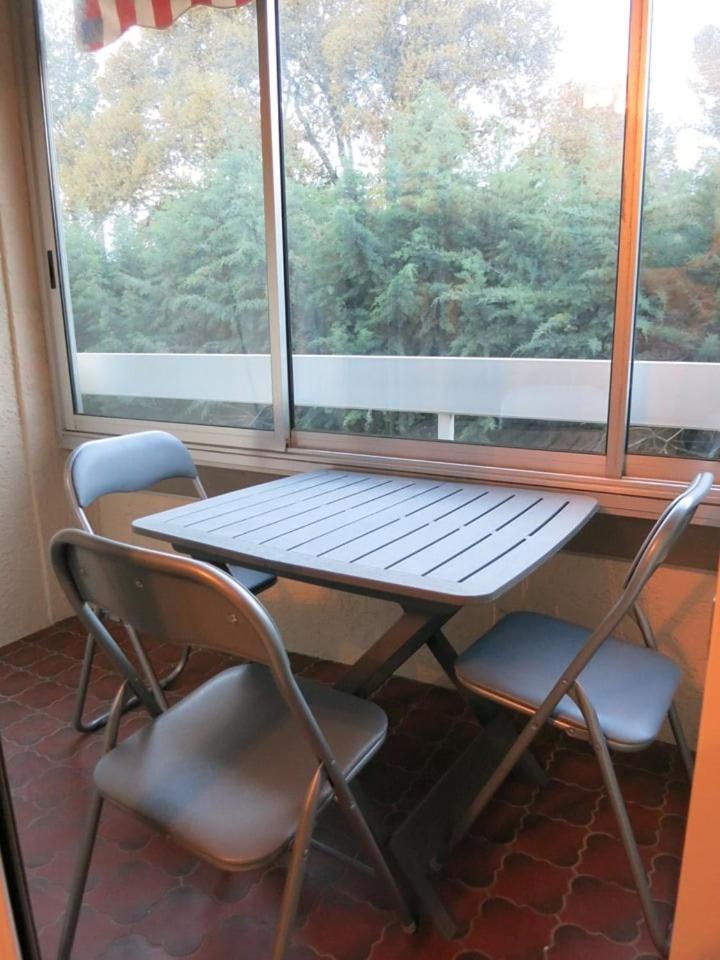 Studio B Front De Mer Saint-Raphael  Luaran gambar