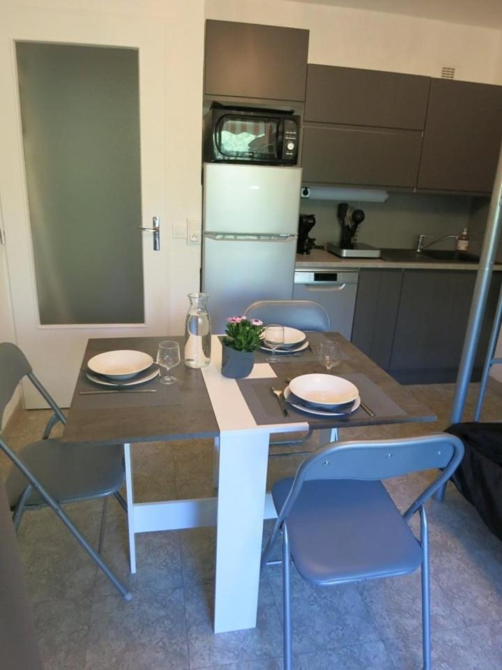 Studio B Front De Mer Saint-Raphael  Luaran gambar